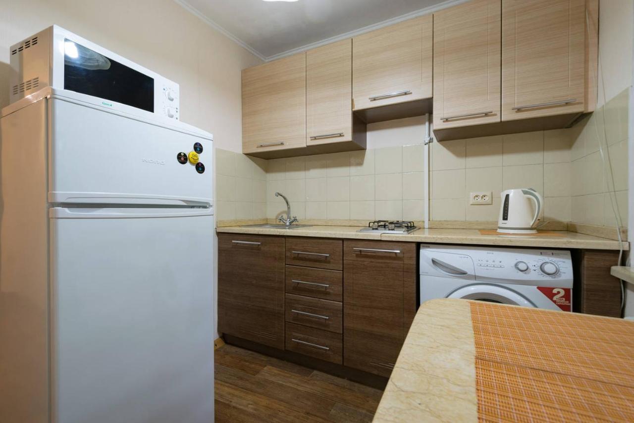 Apartment Nadezhda At Zheltoskan 77/79 Almaty Exterior photo